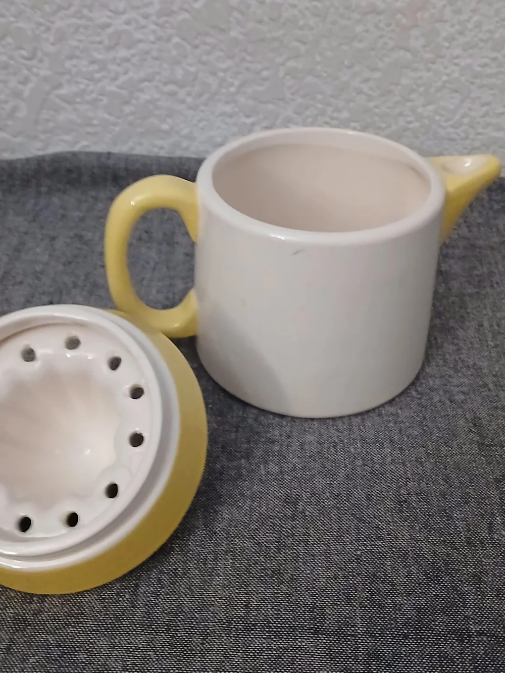Ceramic Lemon Juicer Pitcher with Yellow Accents